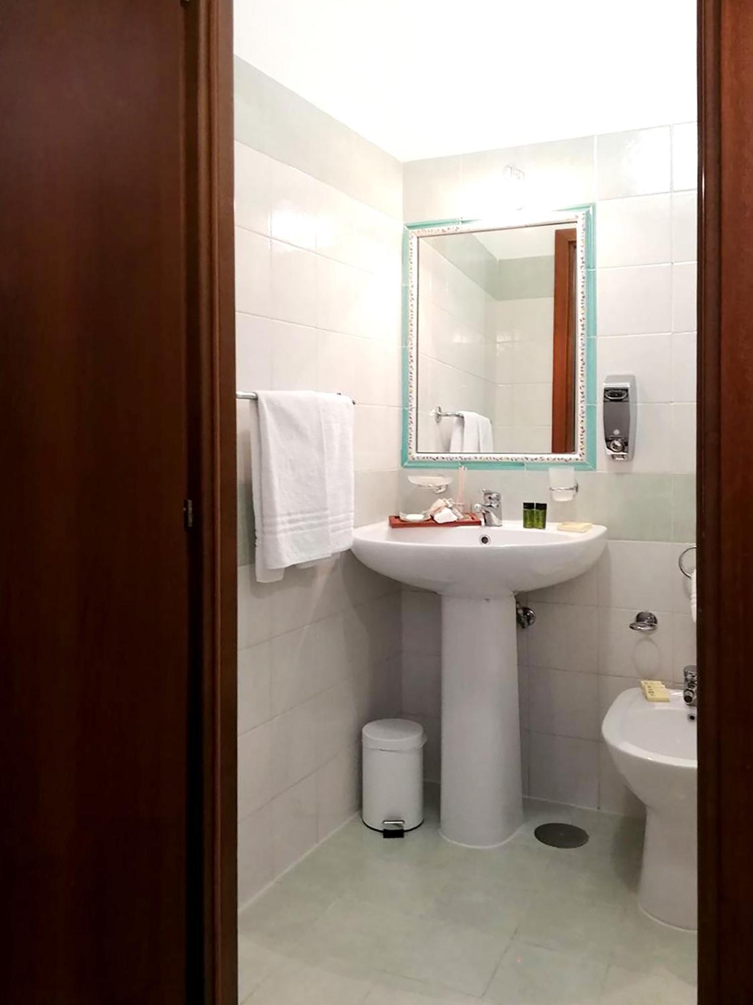 MB Napoles Rooms Extérieur photo