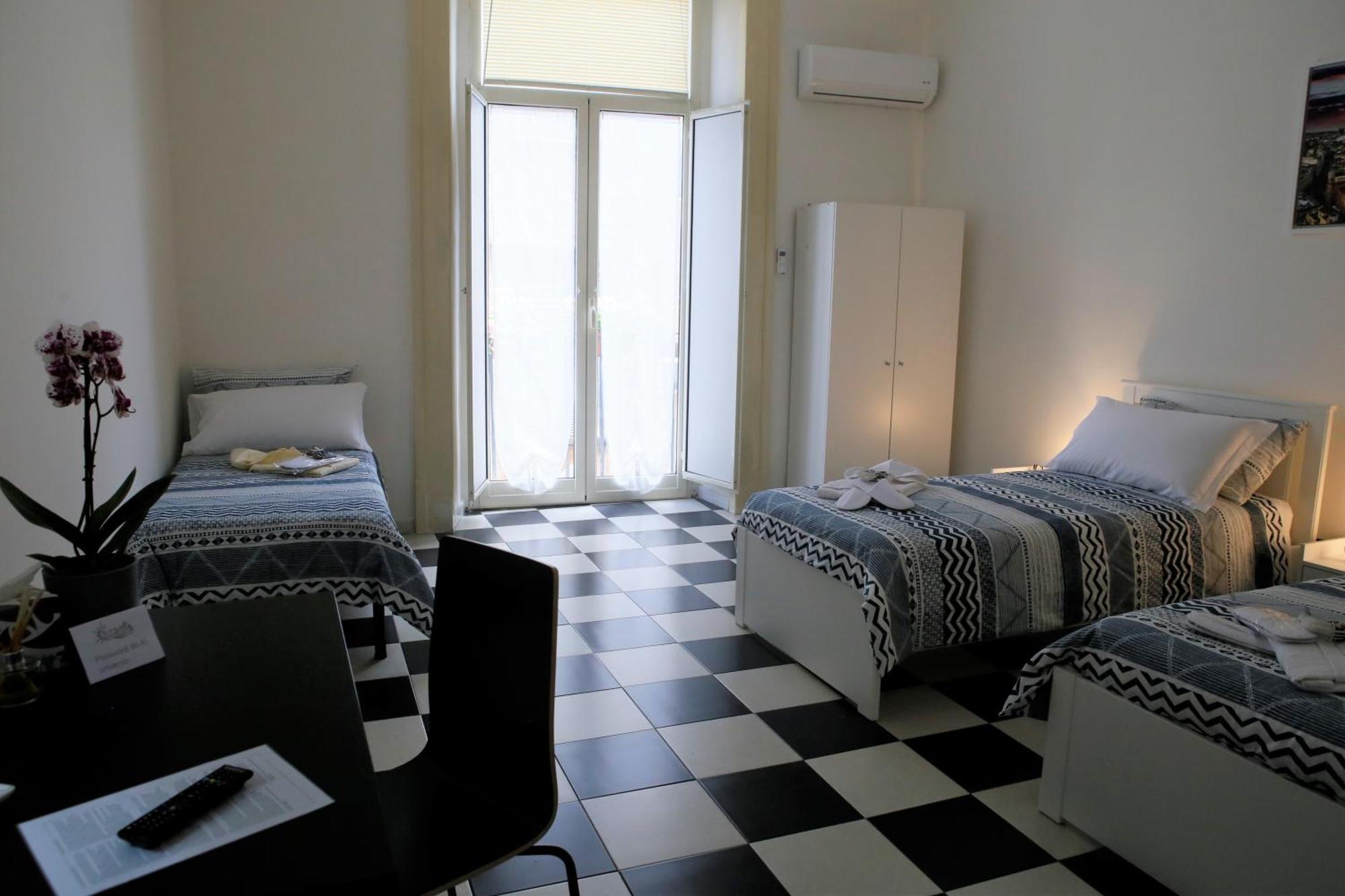 MB Napoles Rooms Extérieur photo