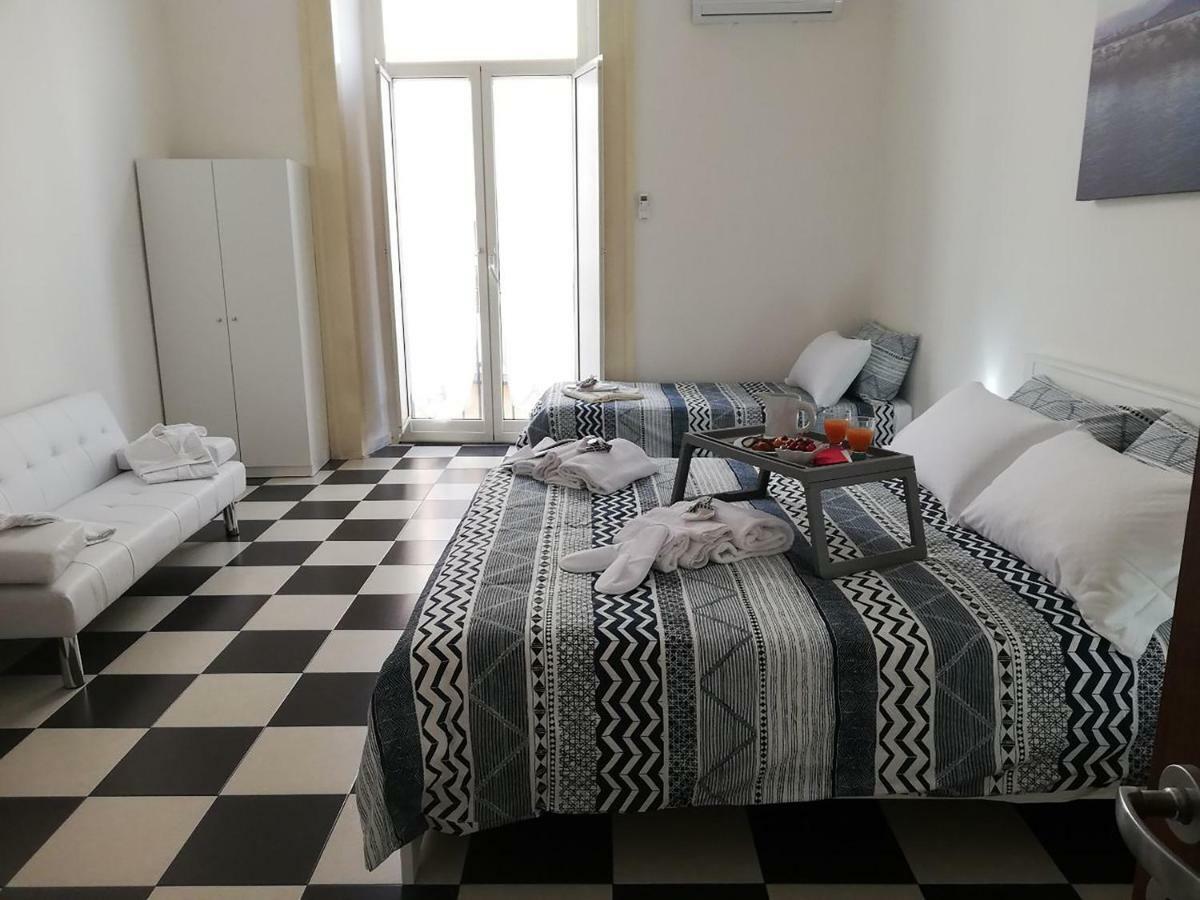 MB Napoles Rooms Extérieur photo