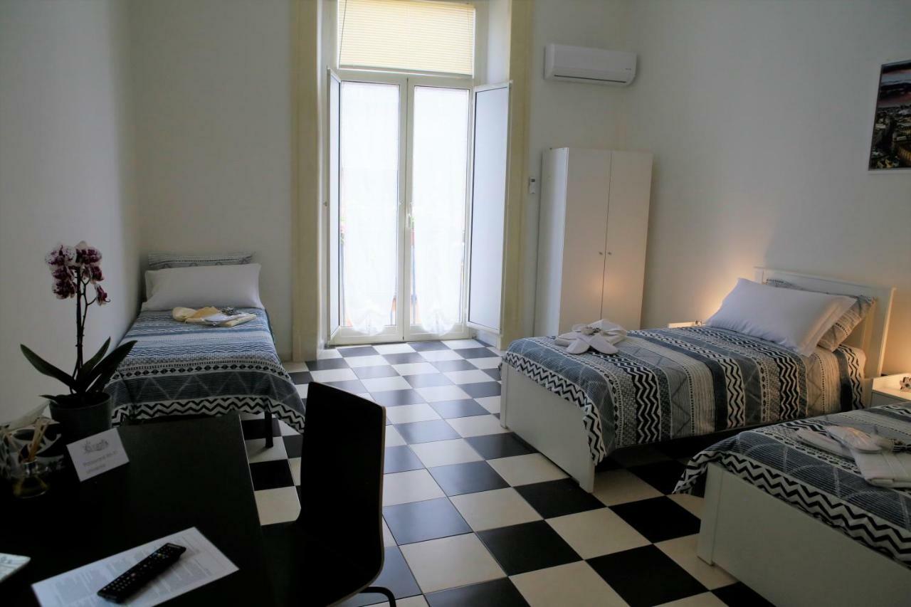 MB Napoles Rooms Extérieur photo